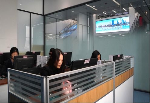 青島西海岸新區(qū)人社局 服務(wù)熱線接訴即辦，智慧社保服務(wù)為民